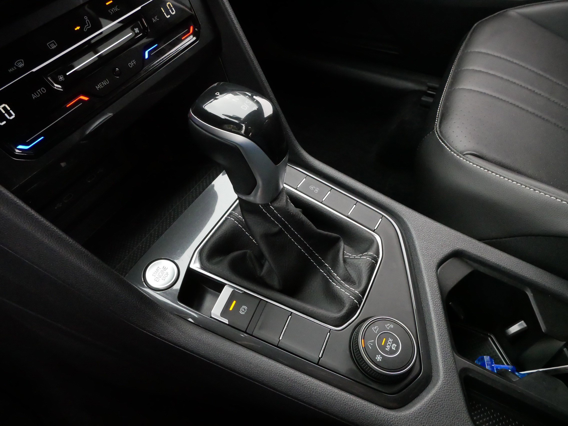 Certified 2022 Volkswagen Tiguan SE image 25