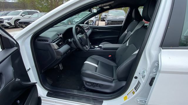 Used 2025 Toyota Camry SE FWD image 29
