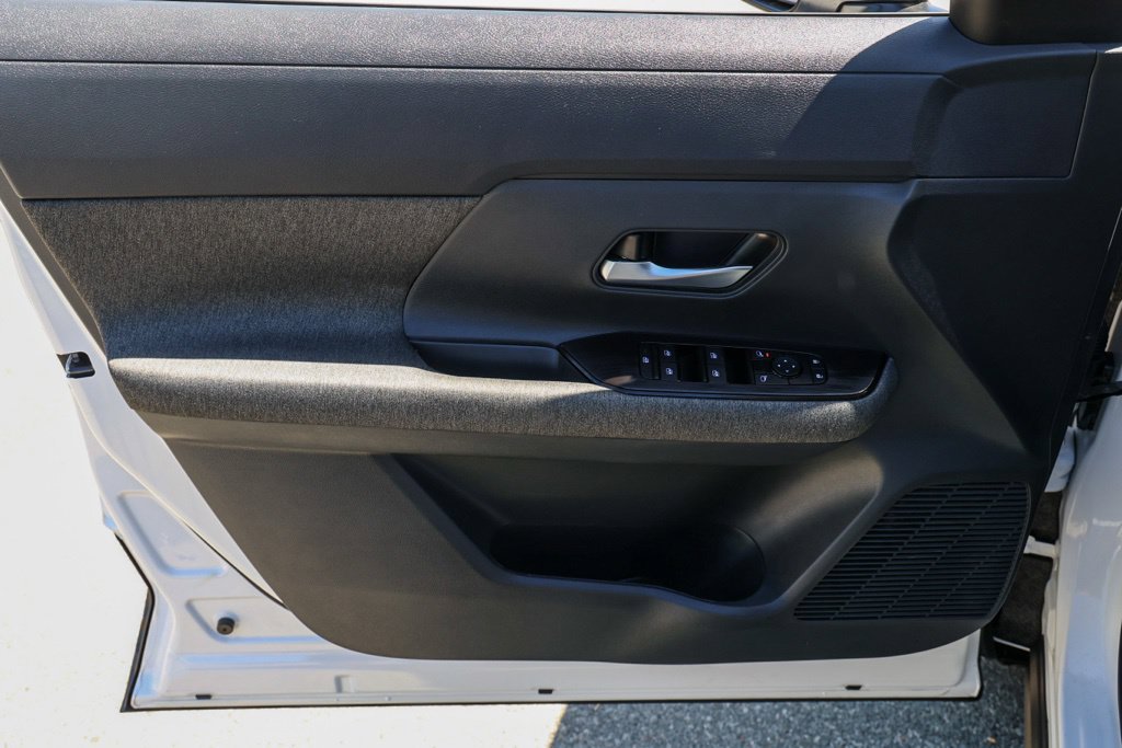 New 2026 Nissan Kicks SV FWD image 23