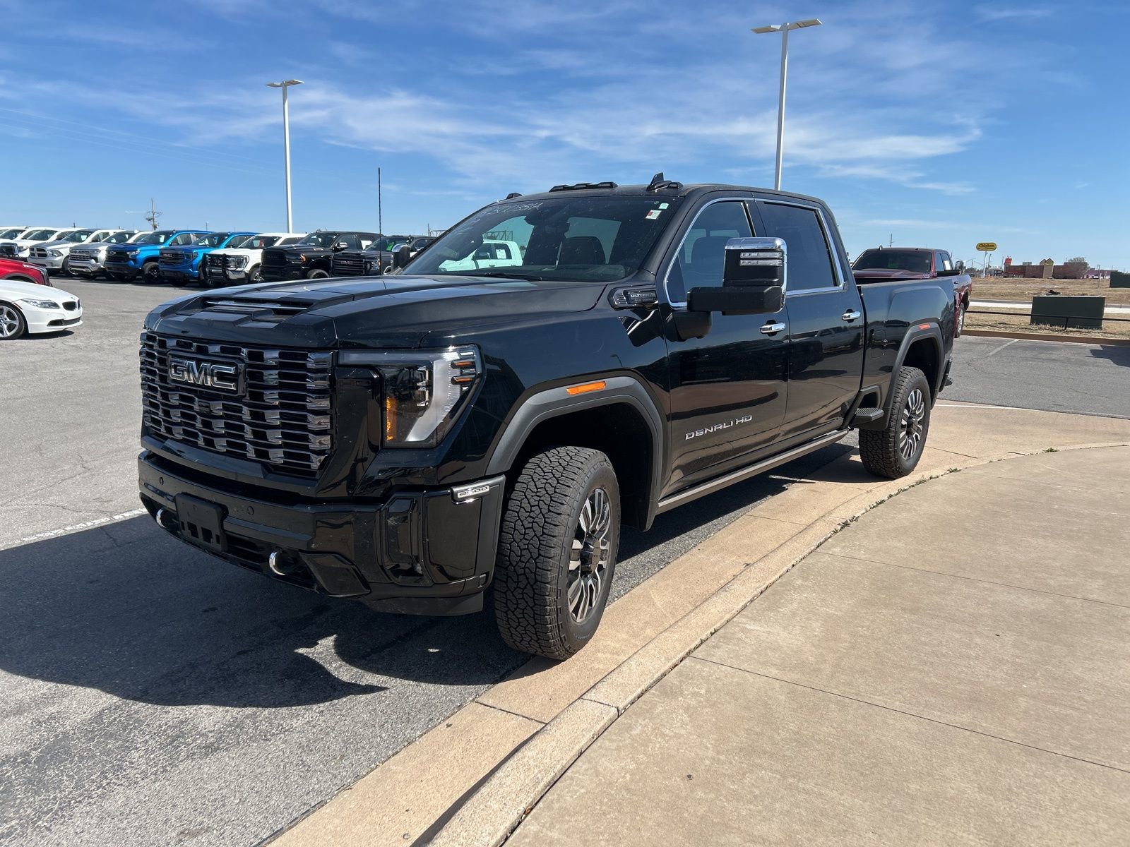 Used 2025 GMC Sierra 2500 Denali Ultimate image 1