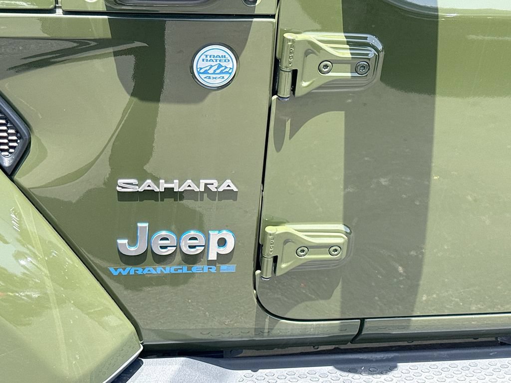 Used 2023 Jeep Wrangler Unlimited Sahara w/ Cold Weather Group AWD/4WD image 35