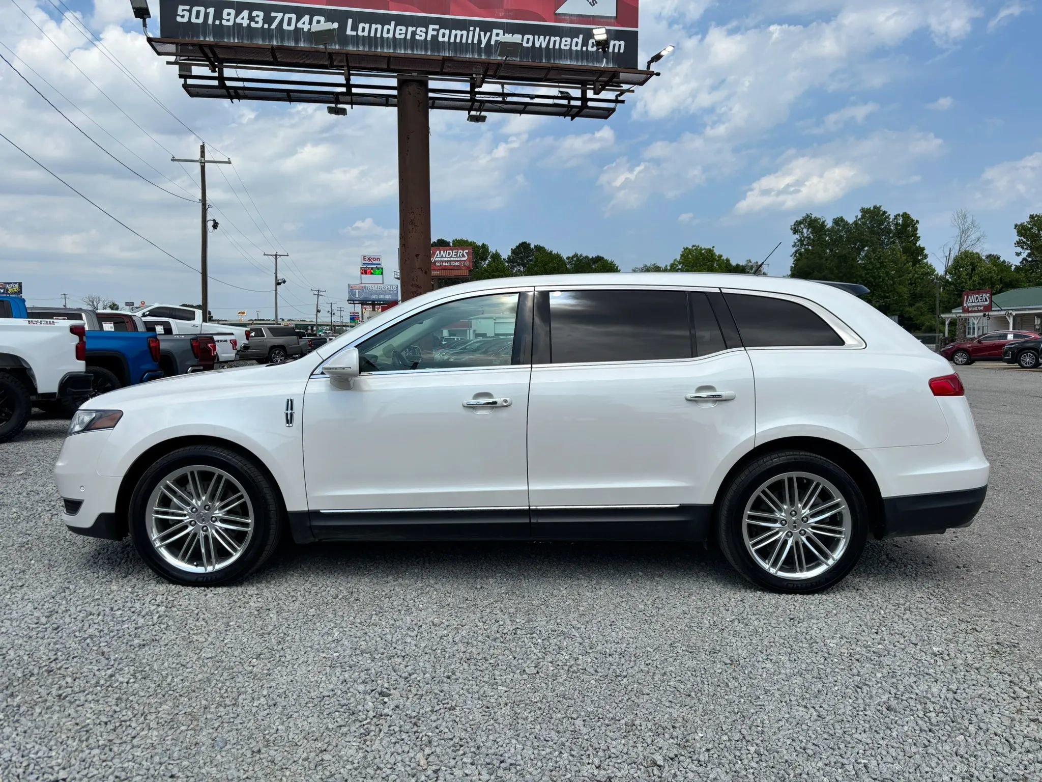 Used 2015 Lincoln MKT AWD w/ Equipment Group 201A image 2