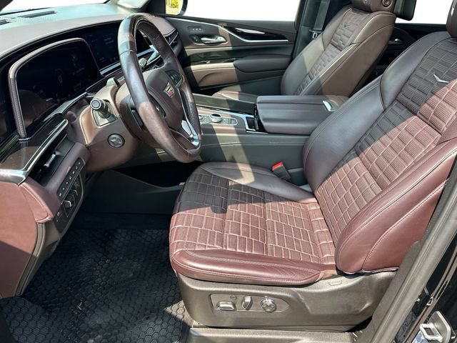 Used 2023 Cadillac Escalade ESV Premium Luxury Platinum AWD/4WD image 20