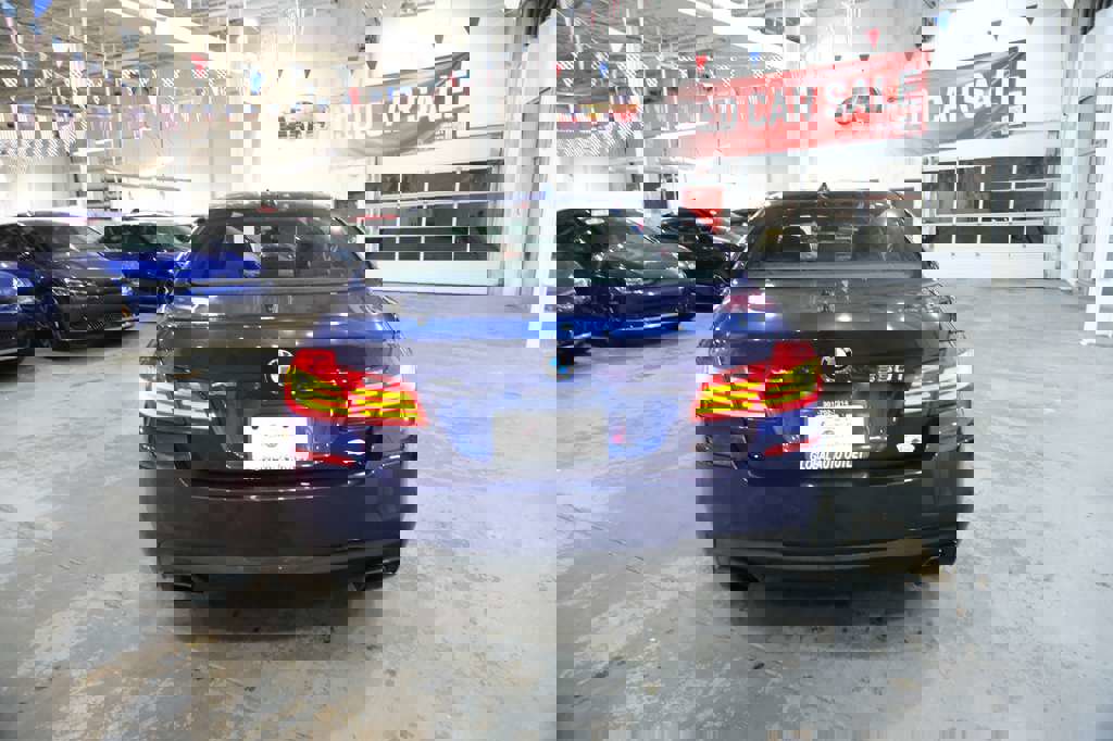 Used 2016 BMW 550i xDrive Sedan image 9