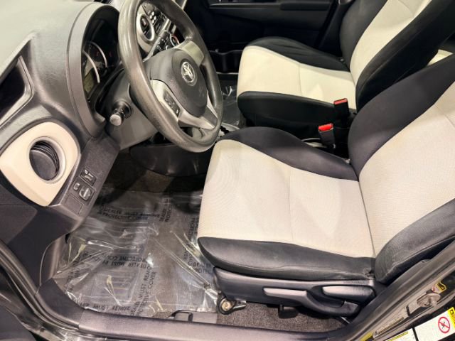 Used 2013 Toyota Yaris LE image 34