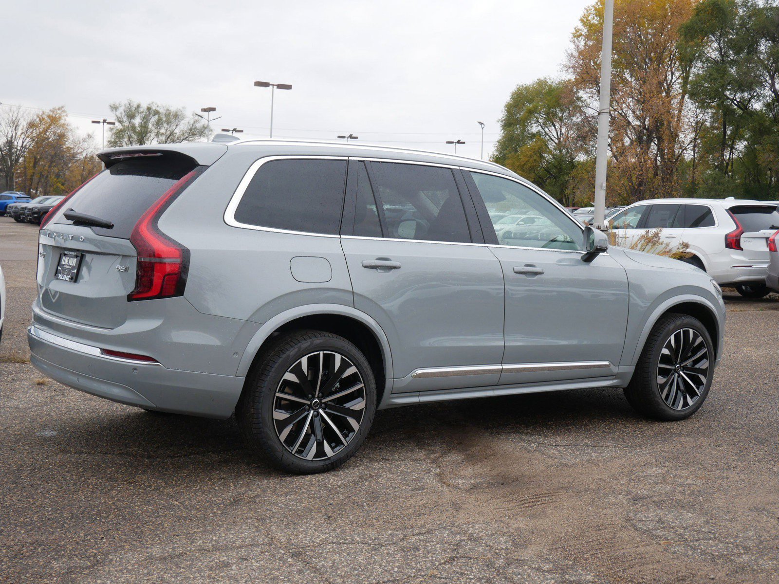 New 2026 Volvo XC90 B6 Plus w/ Protection Package Premier AWD/4WD image 3