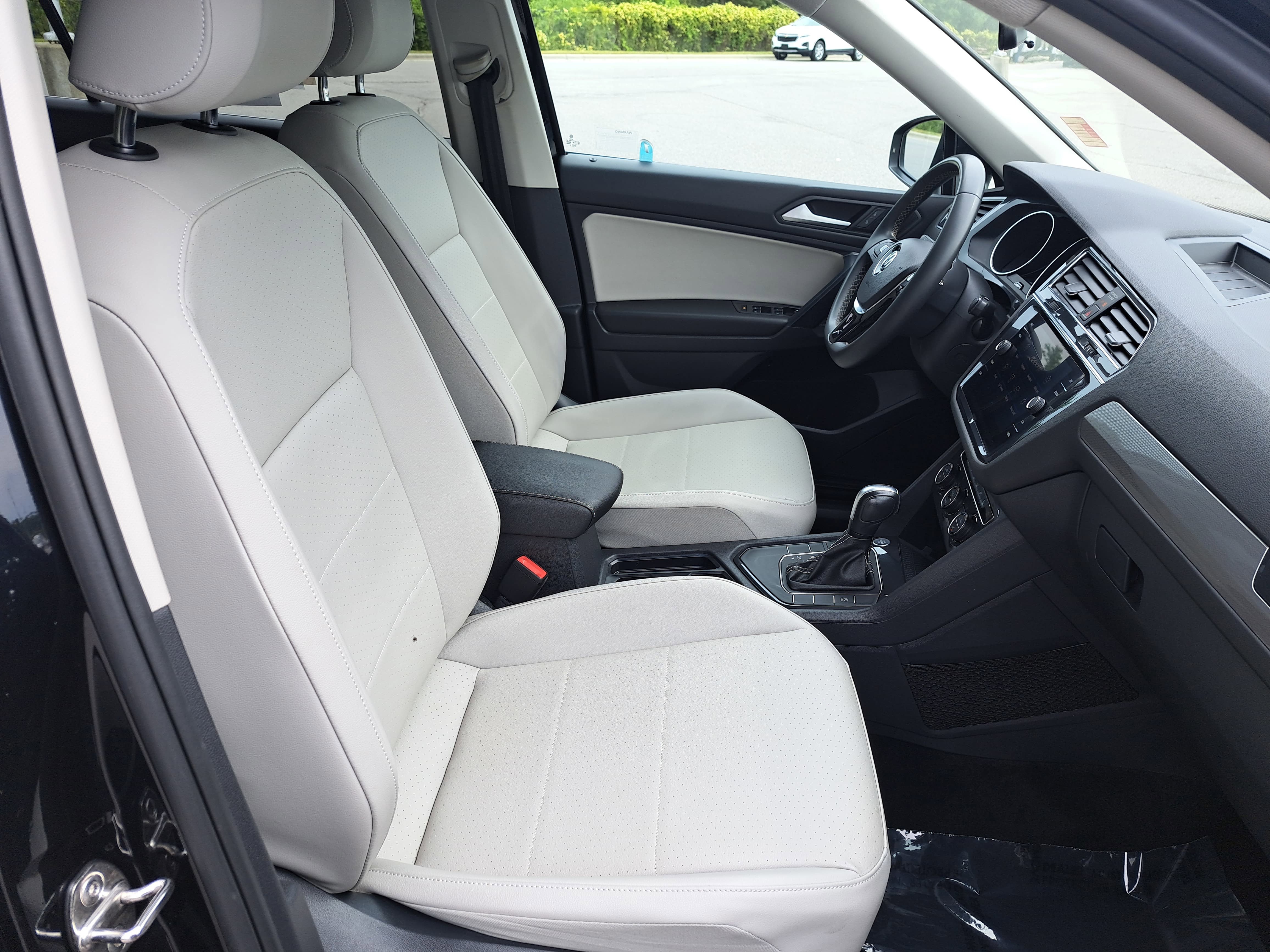 Certified 2021 Volkswagen Tiguan SE FWD image 10