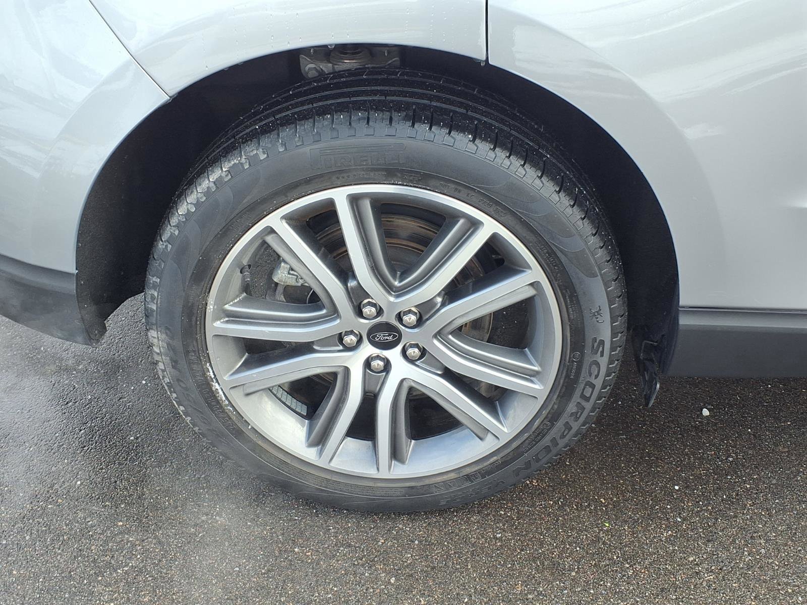 Used 2023 Ford Edge Titanium w/ Class II Trailer Tow Package image 29