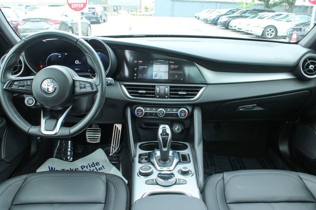 Used 2024 Alfa Romeo Giulia Ti AWD/4WD image 16