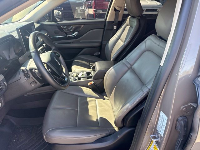 Used 2025 Lincoln Corsair Reserve FWD image 12