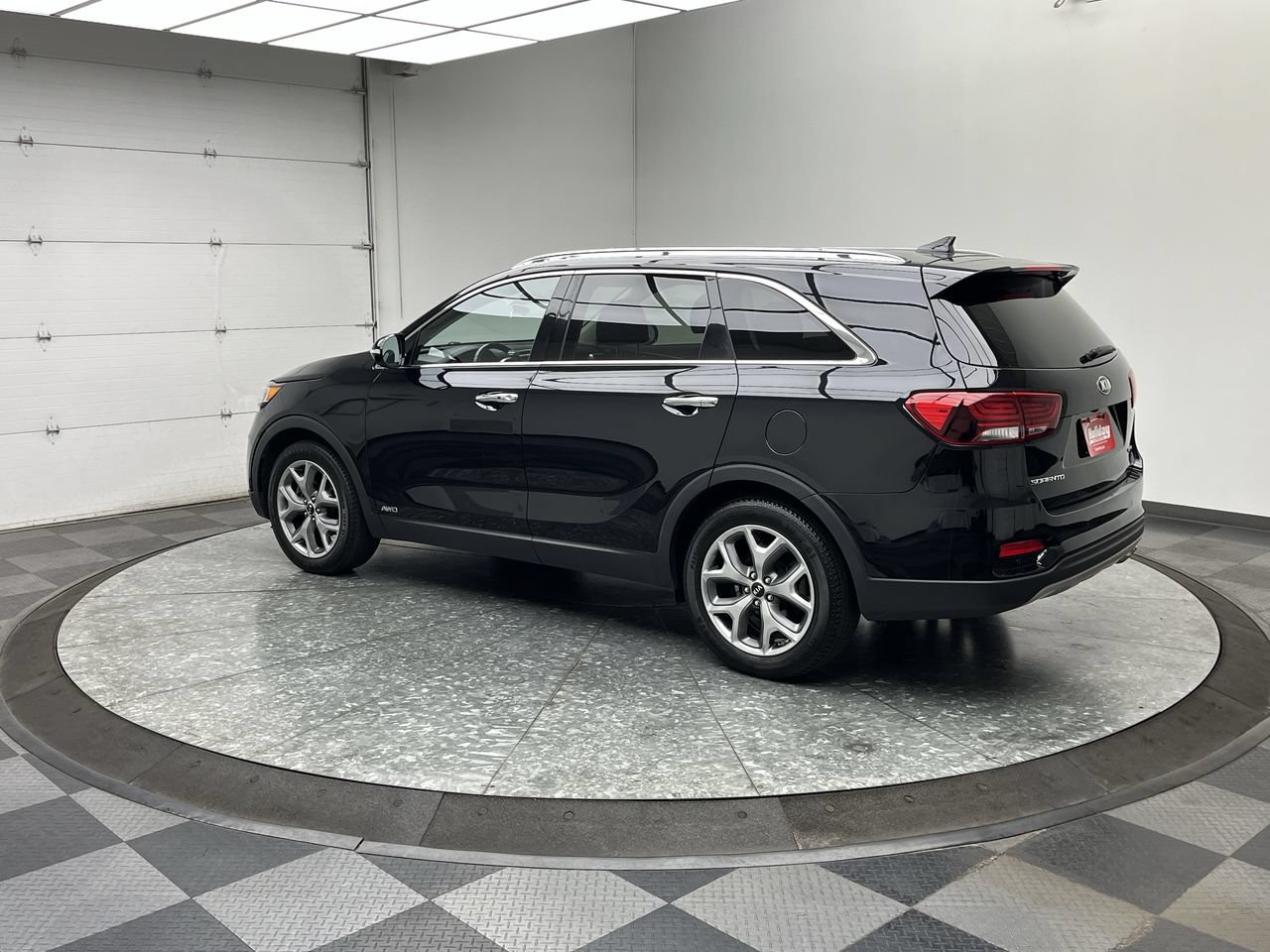 Used 2019 Kia Sorento EX AWD/4WD image 2