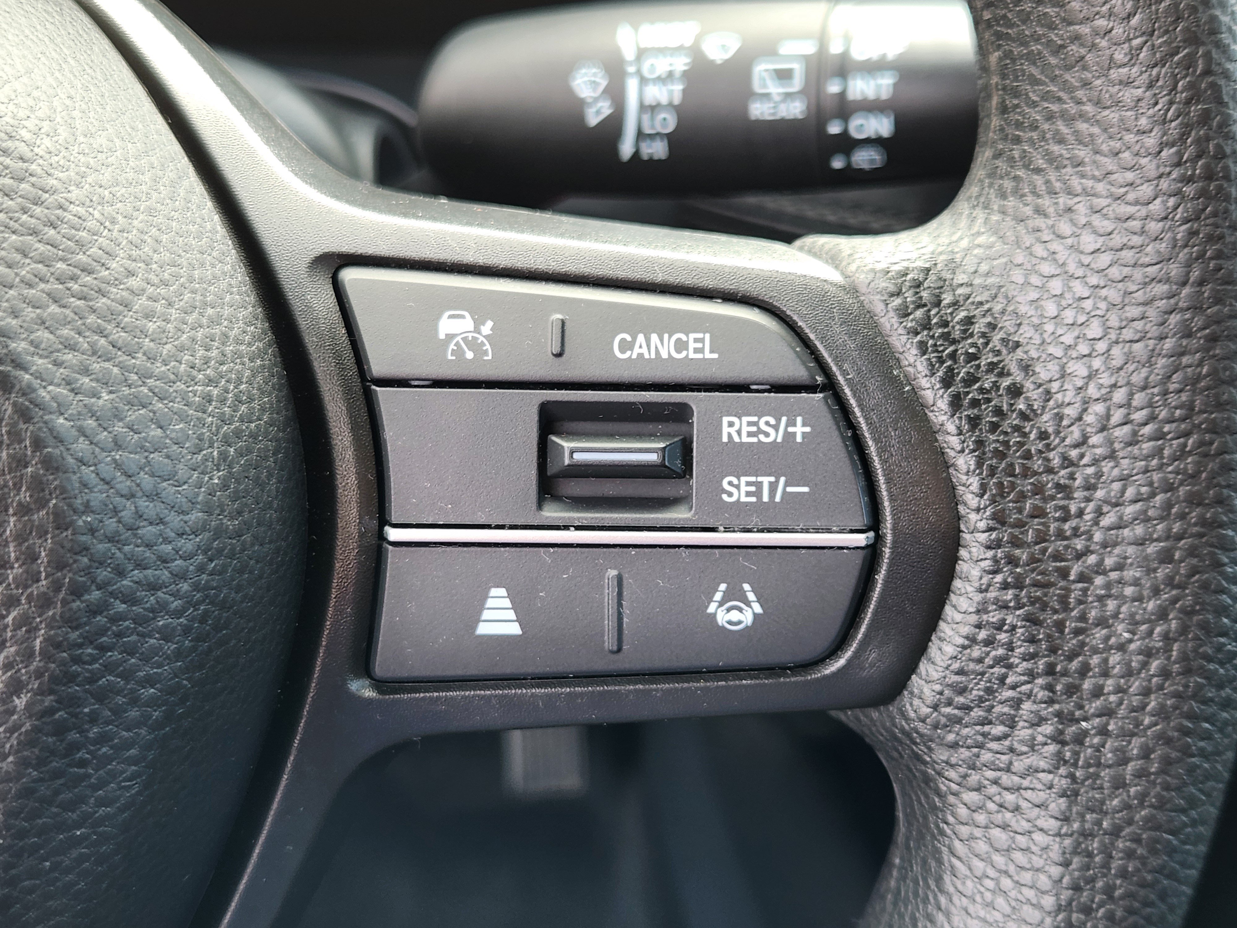 Certified 2025 Honda HR-V LX image 23