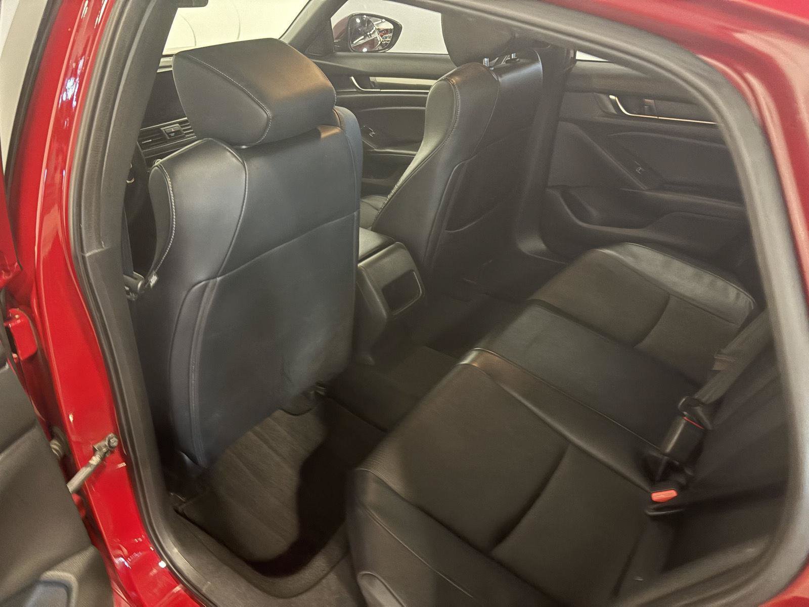 Used 2018 Honda Accord Sport image 31