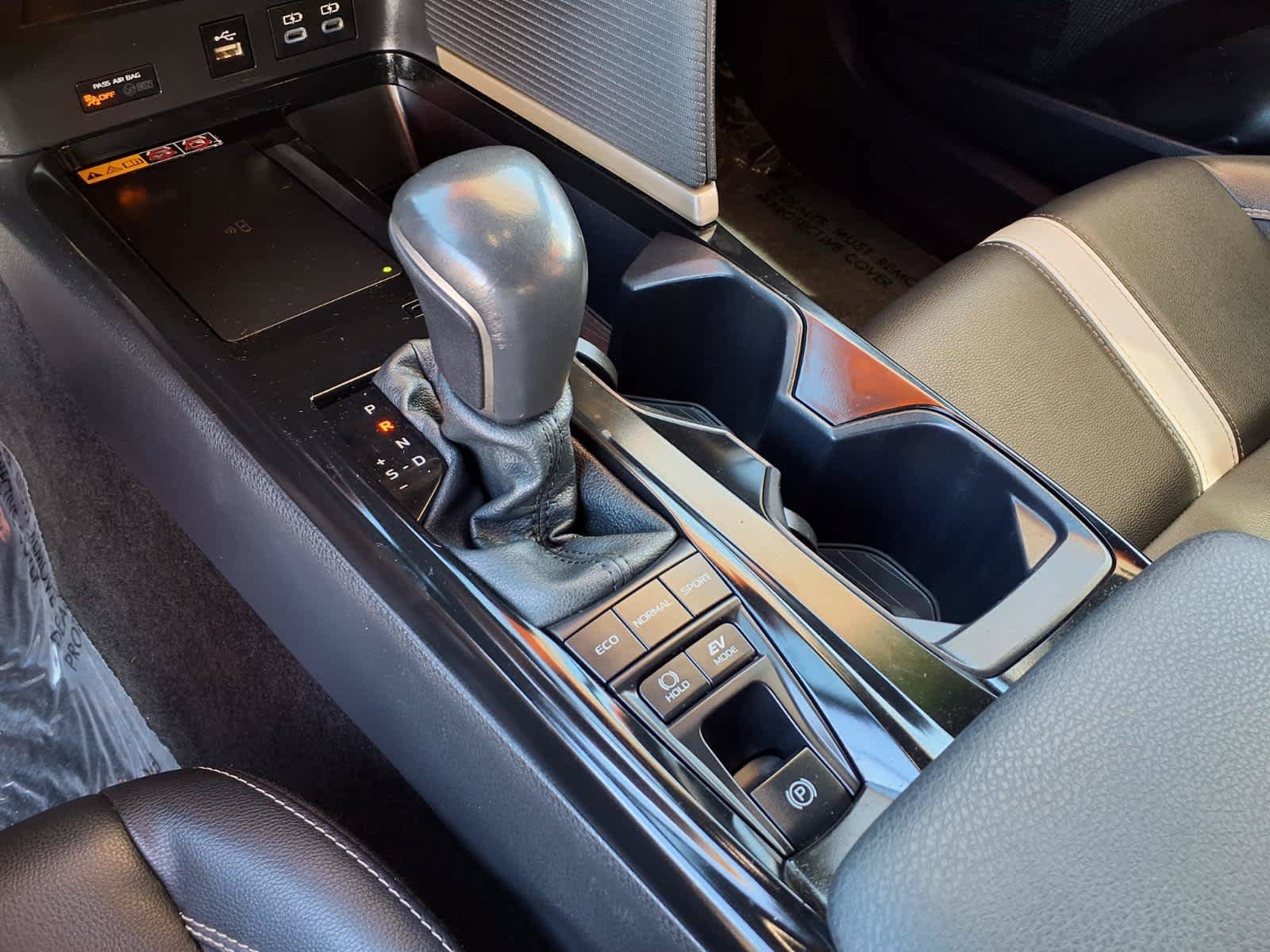 Used 2025 Toyota Camry SE FWD image 25