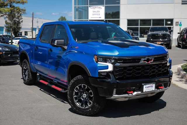 Used 2025 Chevrolet Silverado 1500 ZR2 w/ Technology Package AWD/4WD image 7