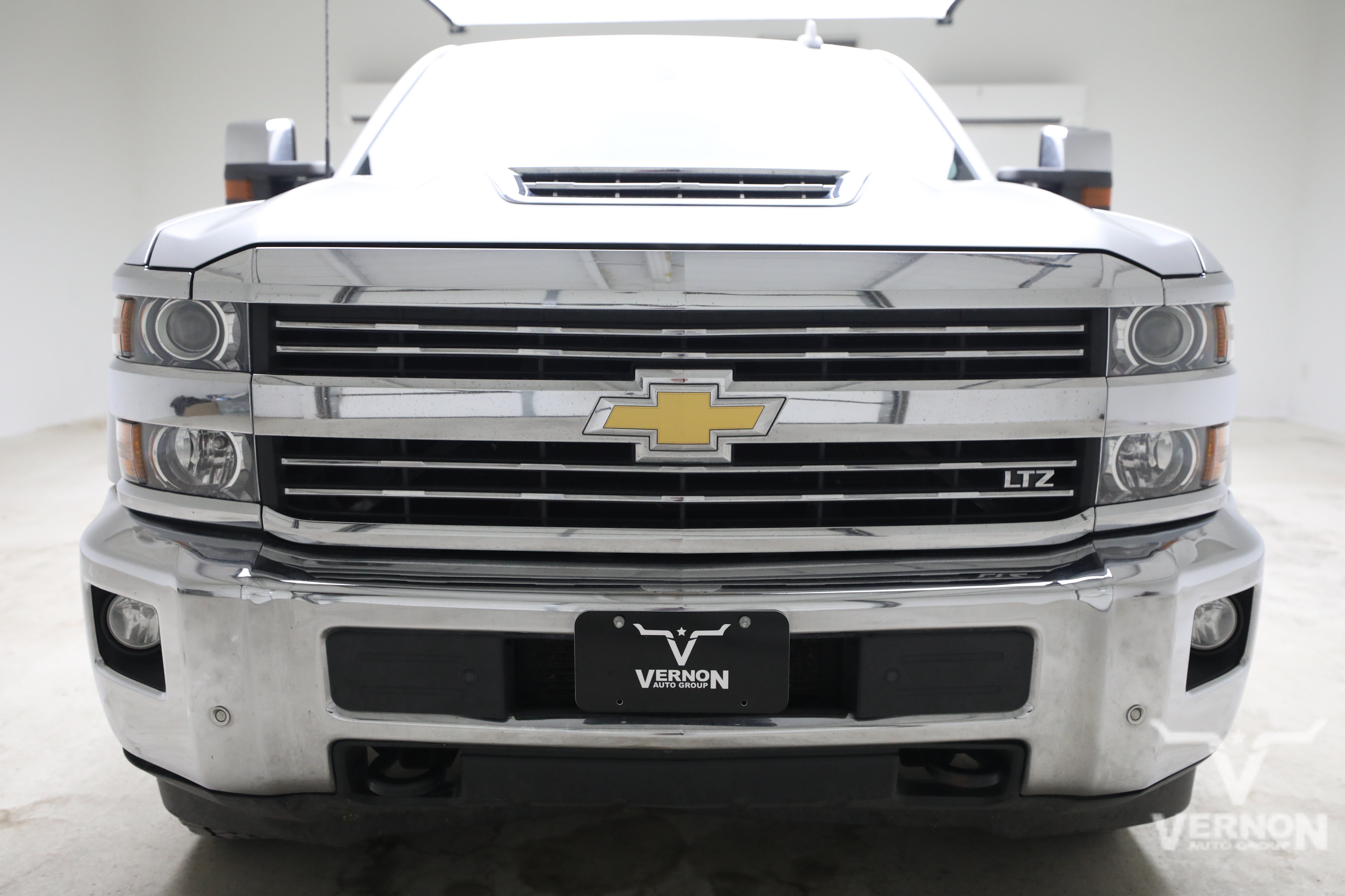 Used 2019 Chevrolet Silverado 2500 LTZ w/ Duramax Plus Package AWD/4WD image 8