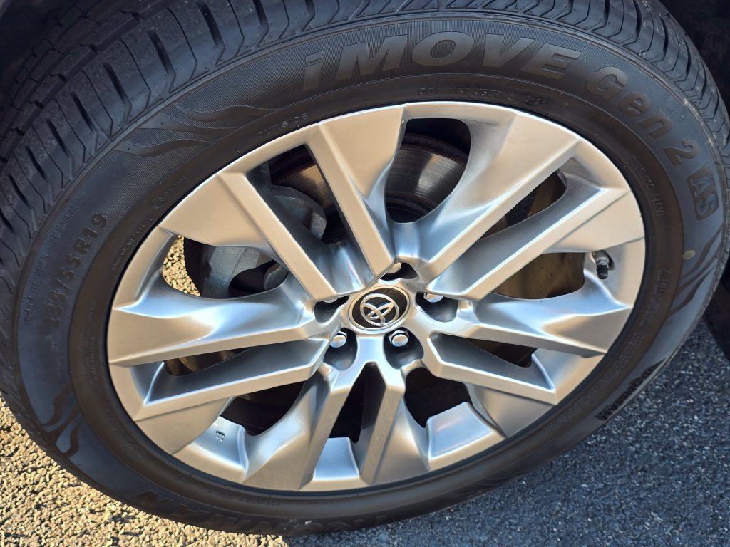 Used 2019 Toyota RAV4 XLE Premium w/ Cold Weather Package AWD/4WD image 25