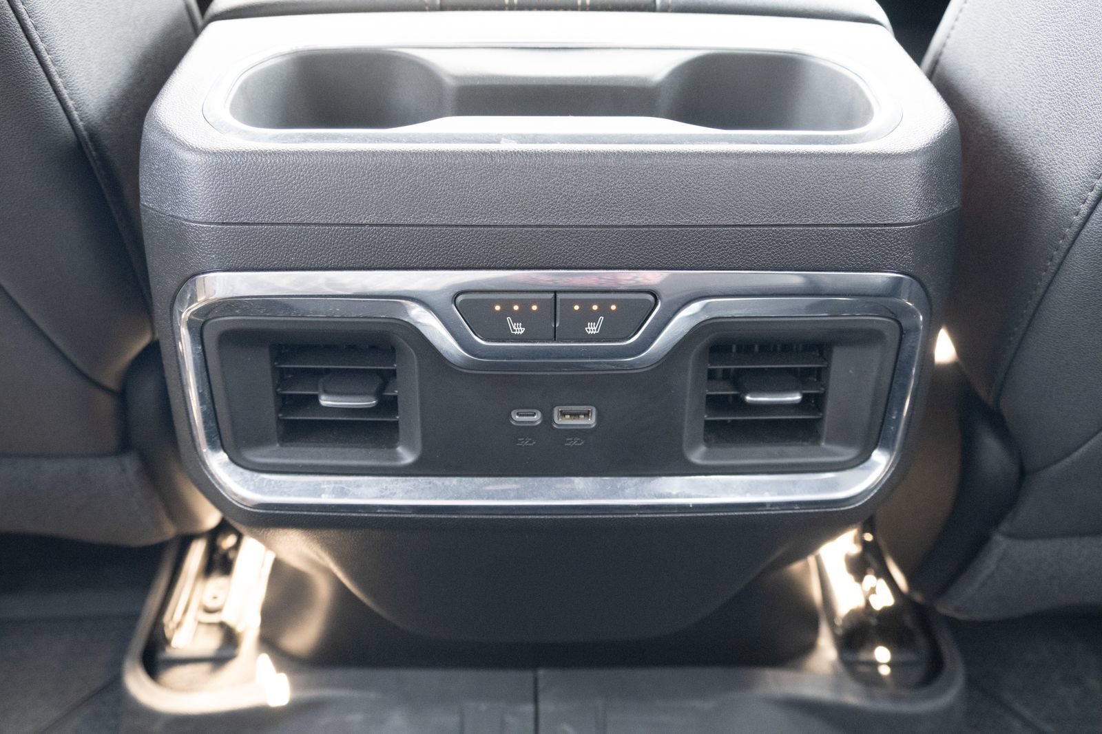 Used 2024 Chevrolet Silverado 3500 High Country w/ Technology Package AWD/4WD image 20