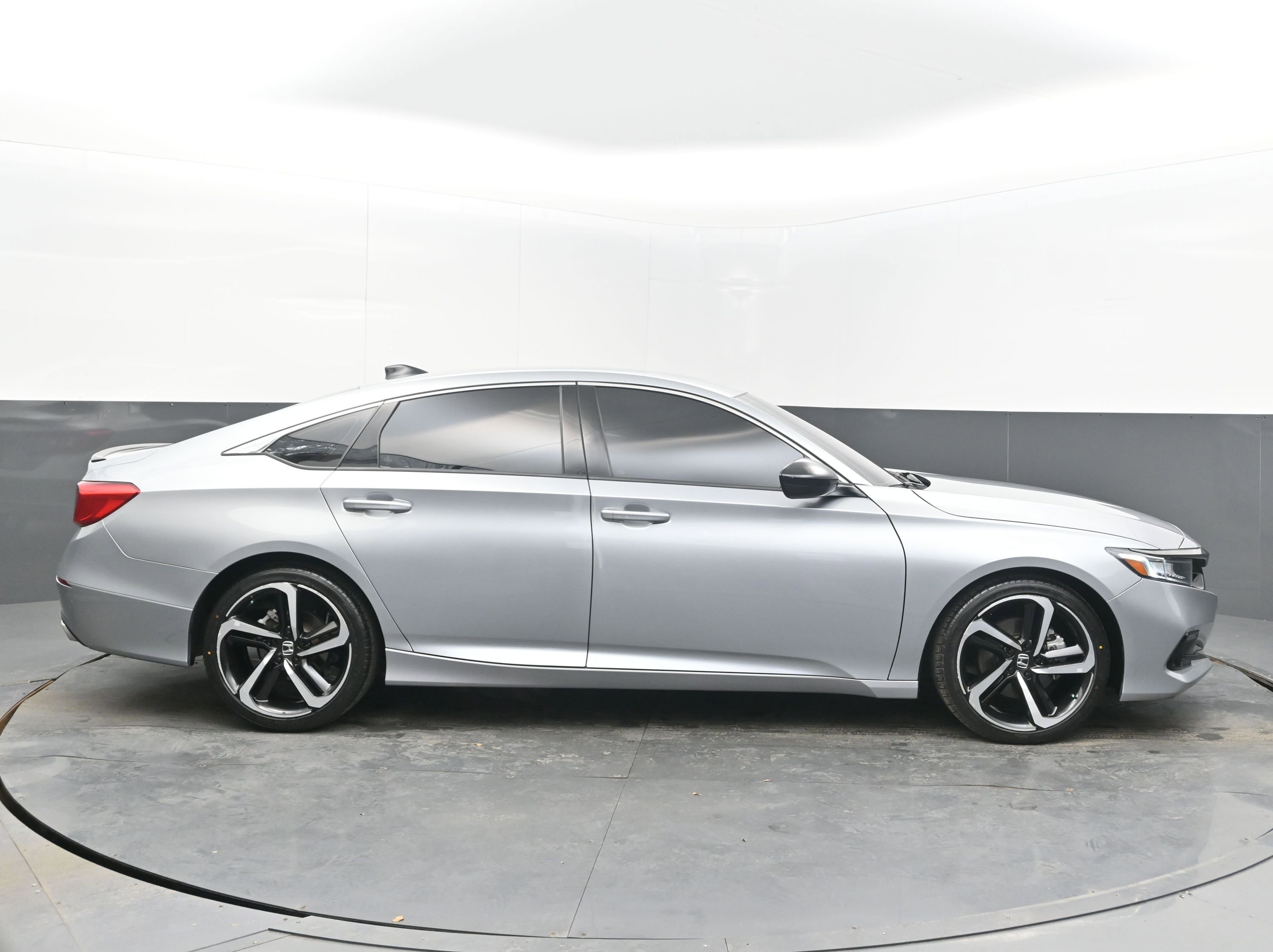 Used 2022 Honda Accord Sport image 8