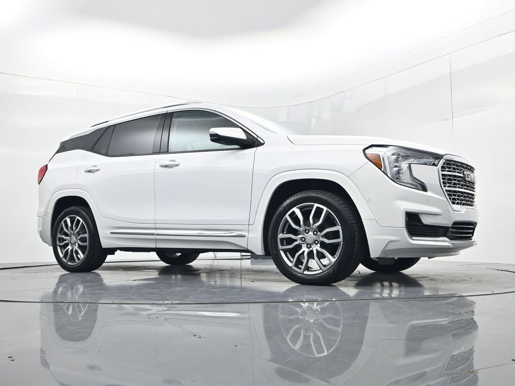 Used 2023 GMC Terrain Denali w/ Denali Premium Package AWD/4WD image 38