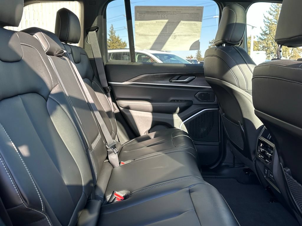 New 2026 Jeep Grand Cherokee Limited AWD/4WD image 19