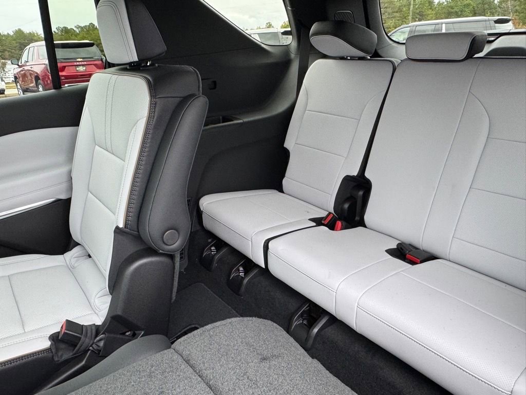 New 2026 Chevrolet Traverse High Country image 8