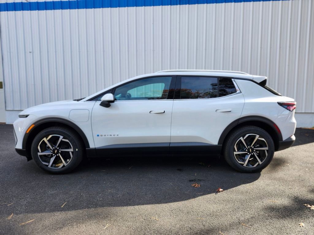 New 2026 Chevrolet Equinox EV LT AWD/4WD image 2