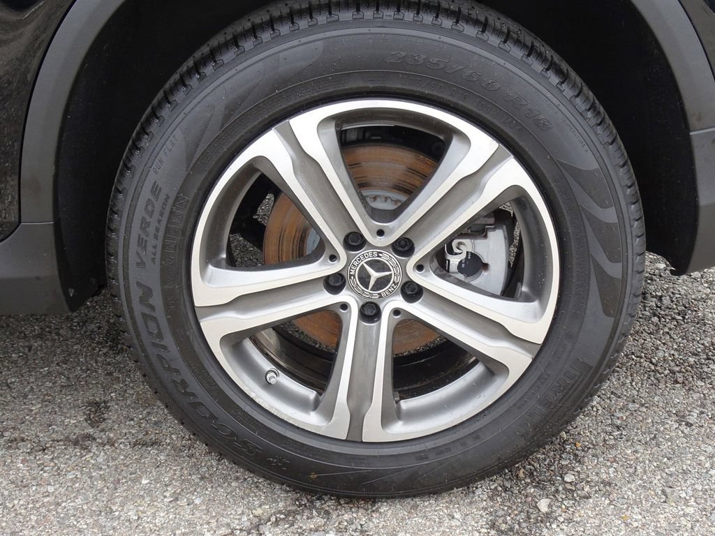 Used 2018 Mercedes-Benz GLC 300 4MATIC image 26