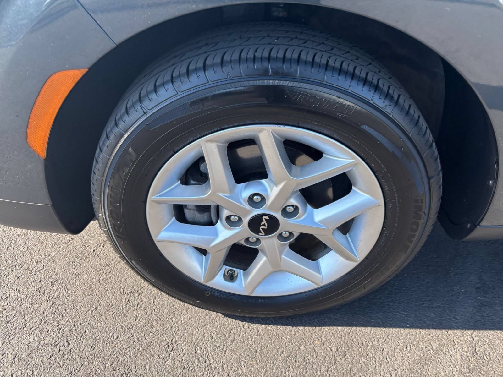 Used 2025 Kia Soul LX w/ LX Technology Package FWD image 27