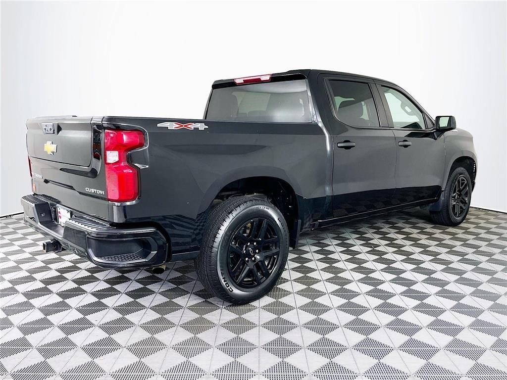 Used 2023 Chevrolet Silverado 1500 Custom image 9