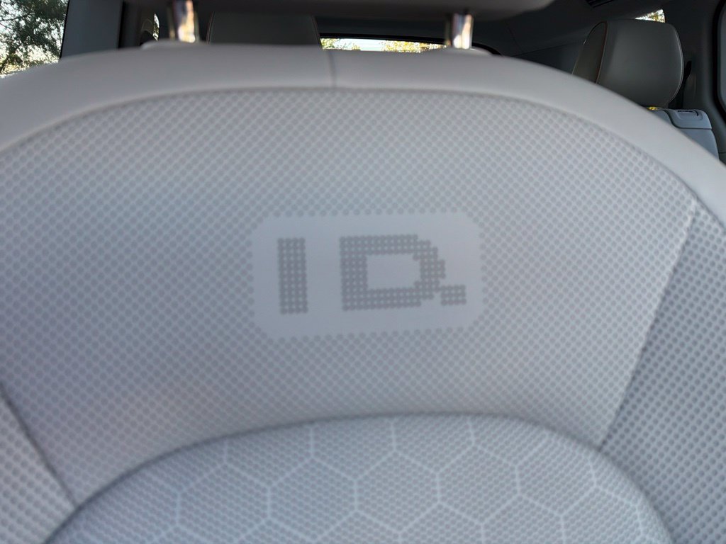 Used 2025 Volkswagen ID. Buzz 1st Edition AWD/4WD image 39