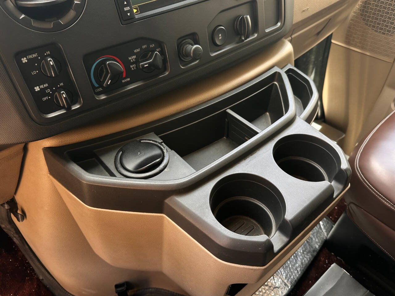 Used 2010 Ford E-350 and Econoline 350 XLT RWD image 54
