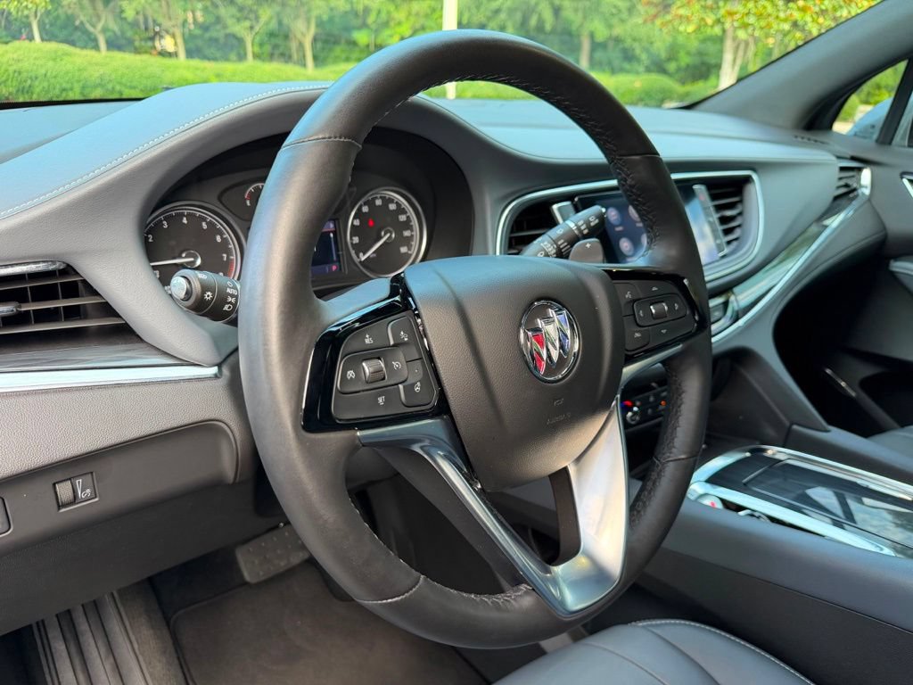 Used 2023 Buick Enclave Essence FWD image 11