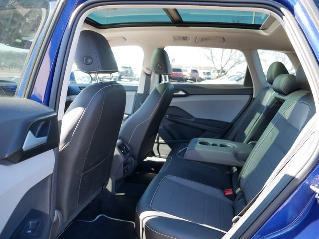 Certified 2023 Volkswagen Taos SE w/ Panoramic Sunroof Package image 17