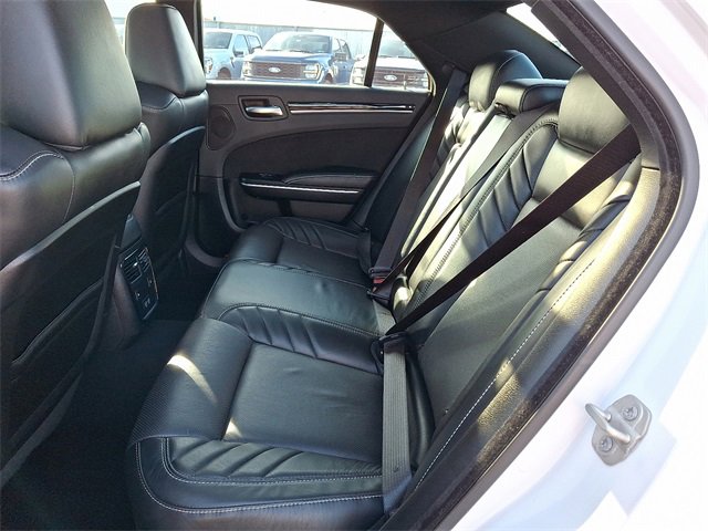 Used 2023 Chrysler 300 C image 10