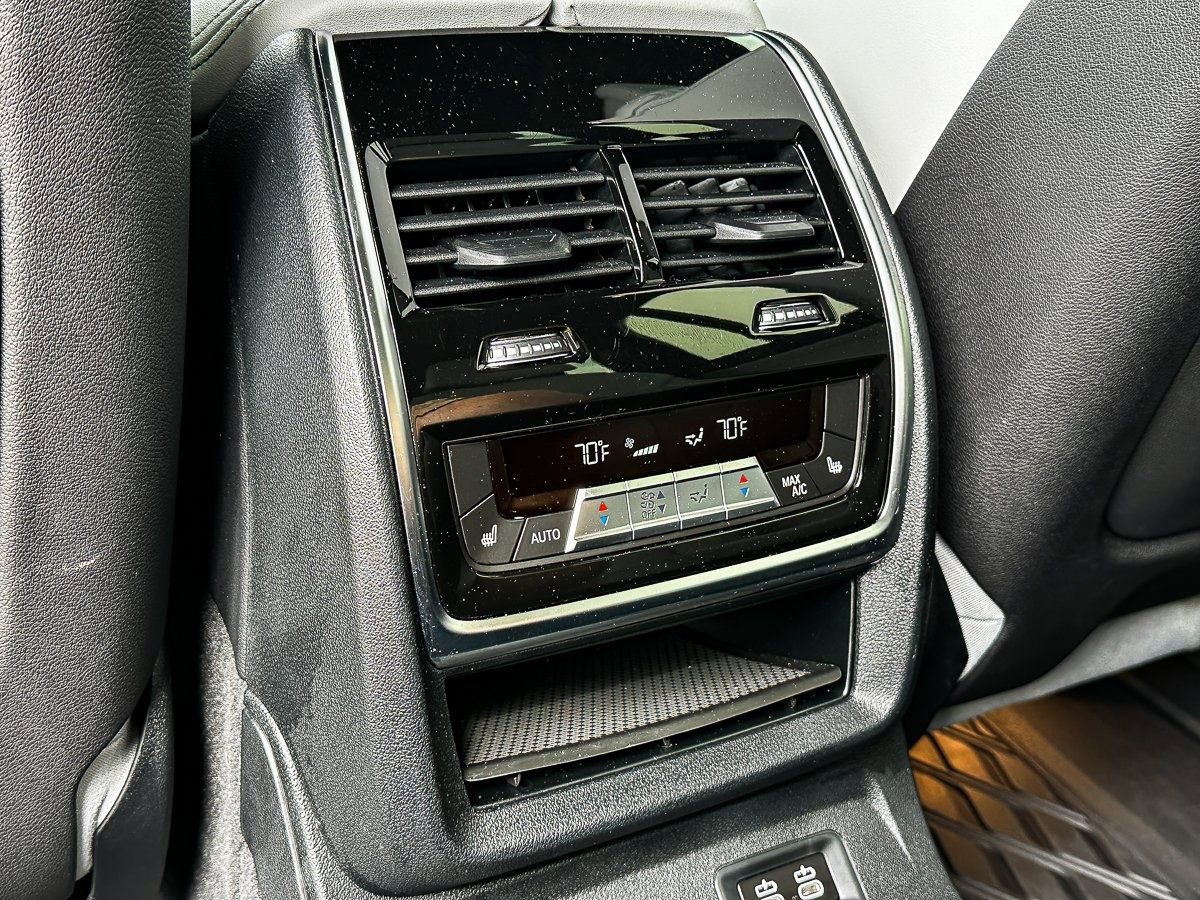 Certified 2024 BMW X7 xDrive40i w/ Executive Package image 28