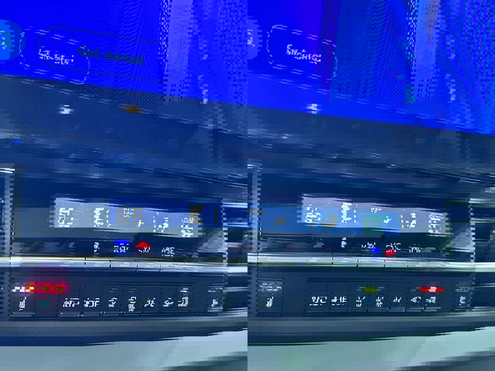 Used 2025 Toyota Sienna XLE w/ XLE Plus Package image 27