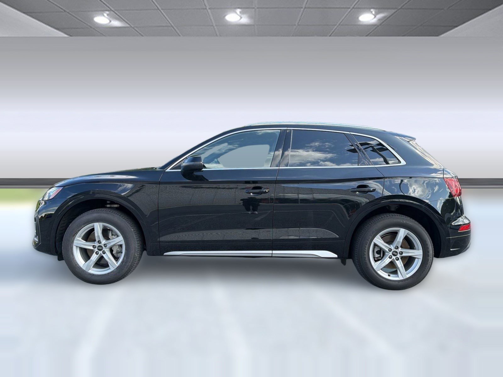 Used 2022 Audi Q5 2.0T Premium AWD/4WD image 2