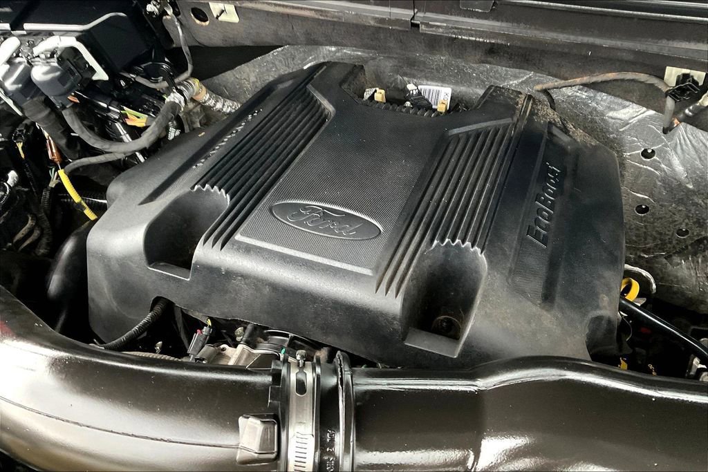 Used 2020 Ford Expedition XLT w/ Equipment Group 202A AWD/4WD image 35