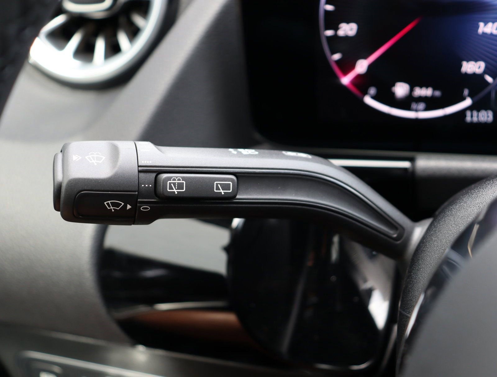 Used 2025 Mercedes-Benz GLA 250 image 39
