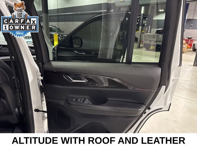 Used 2023 Jeep Grand Cherokee Altitude image 36