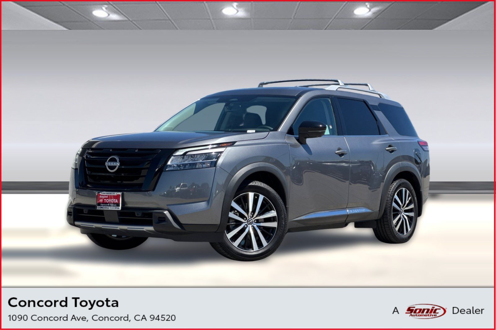 Used 2024 Nissan Pathfinder Platinum w/ Cargo Package