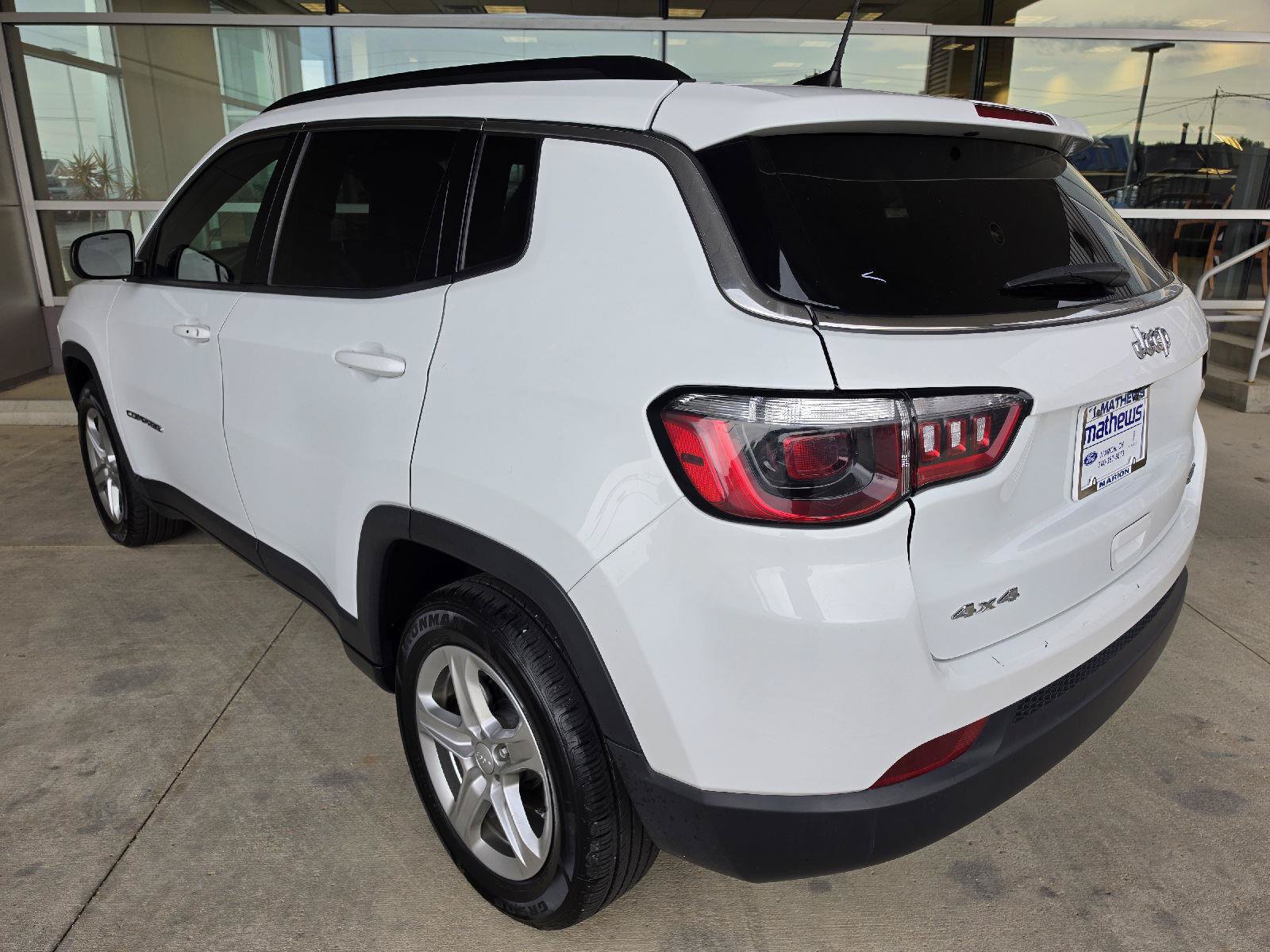 Used 2024 Jeep Compass Latitude AWD/4WD image 3
