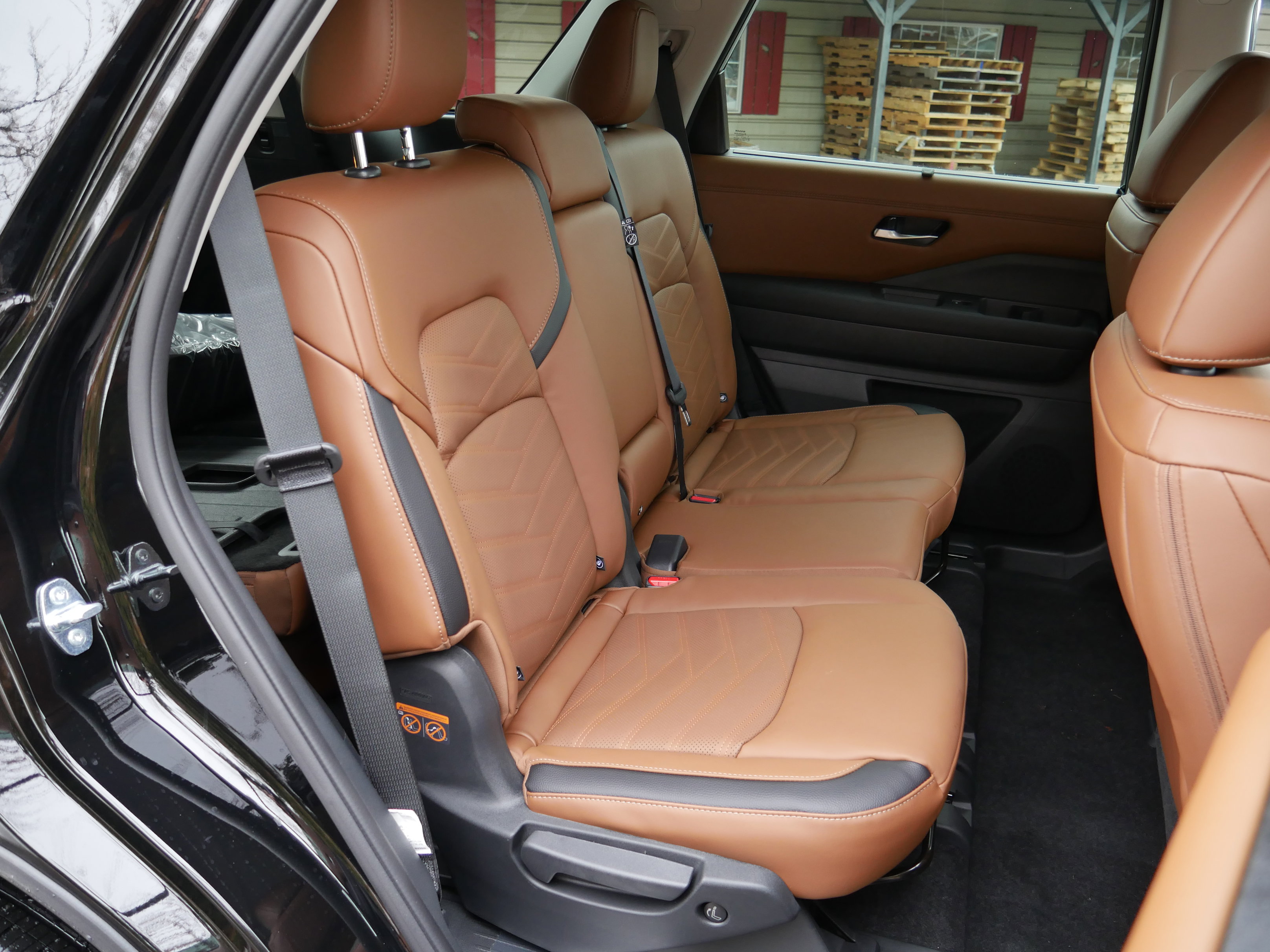 Certified 2025 Nissan Pathfinder Platinum w/ Cargo Package image 31