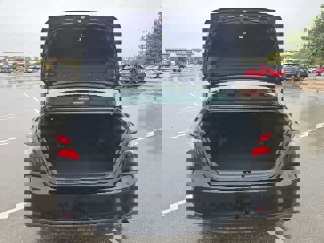 Used 2020 Toyota Camry LE image 21