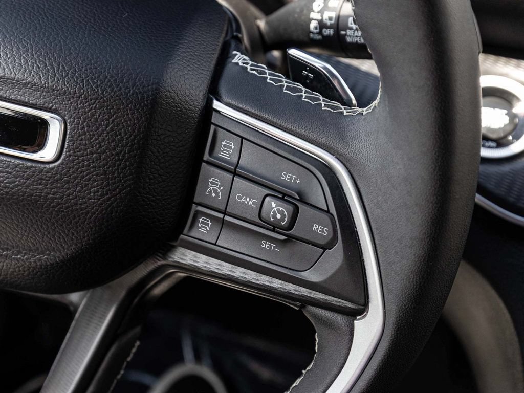 Used 2024 Jeep Grand Cherokee Altitude AWD/4WD image 21