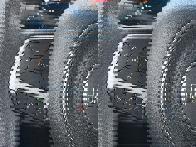 Used 2023 Jeep Renegade Latitude image 13