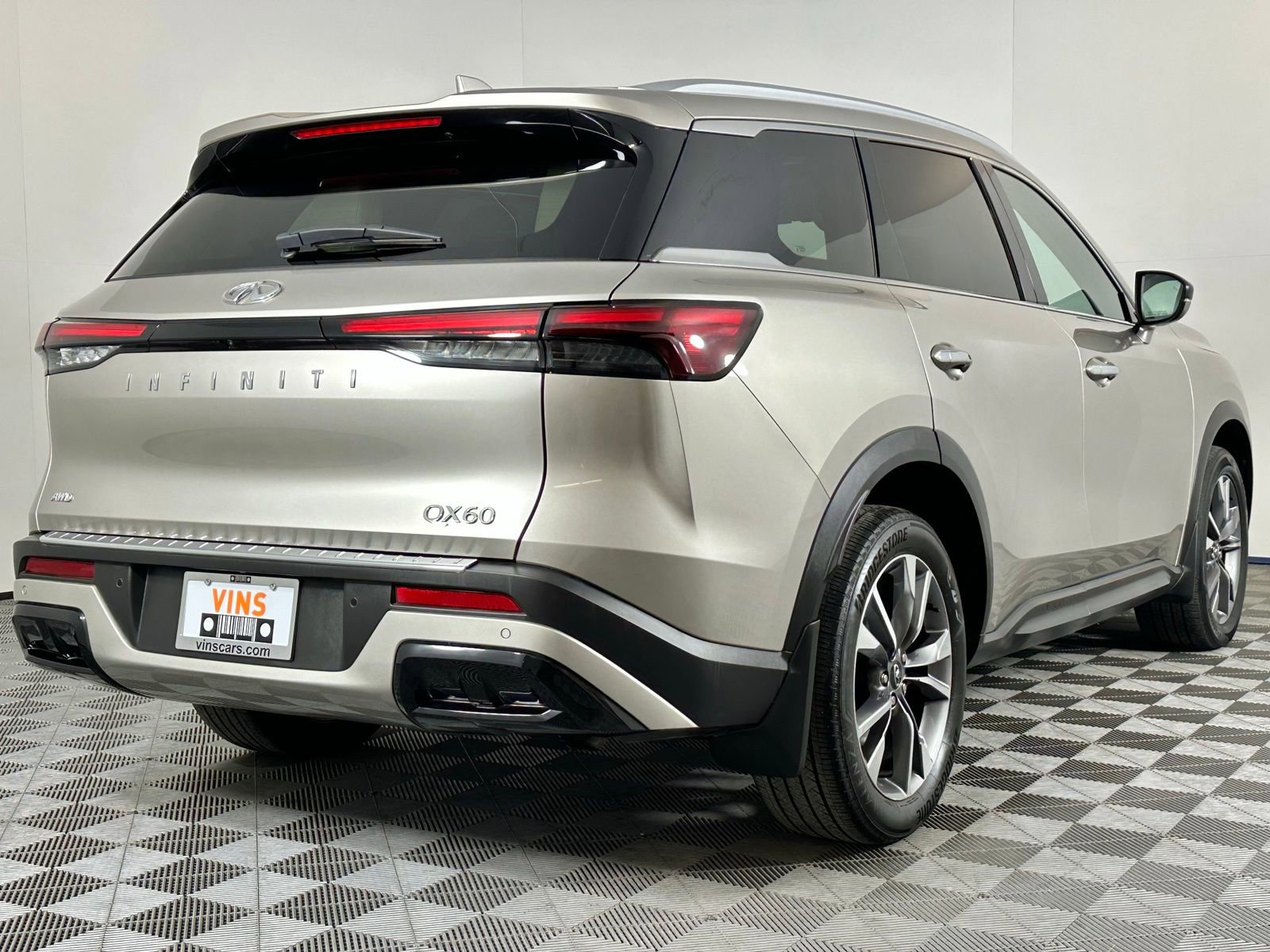 Used 2023 INFINITI QX60 Luxe w/ Cargo Package image 6