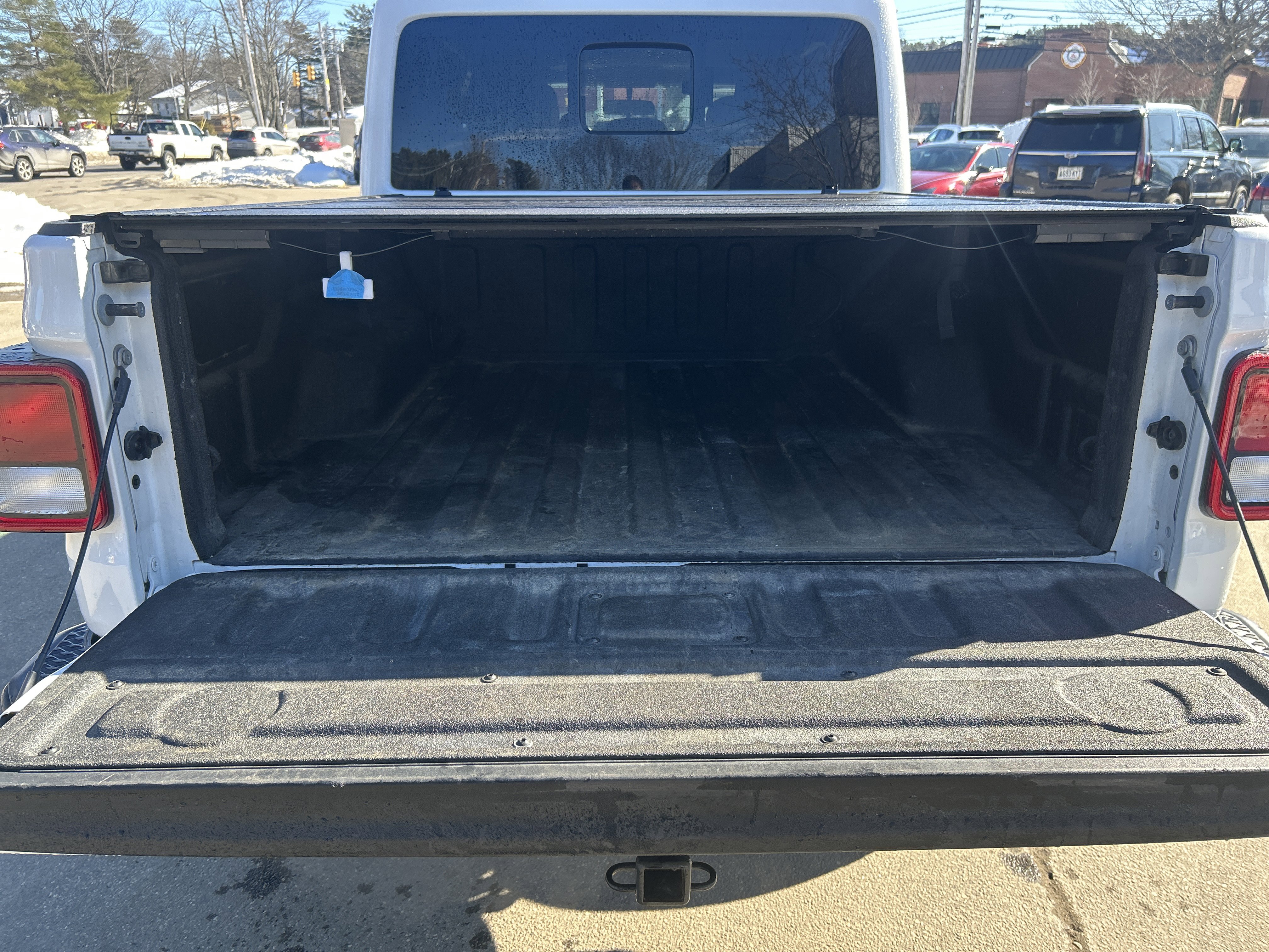 Used 2025 Jeep Gladiator Sport image 17