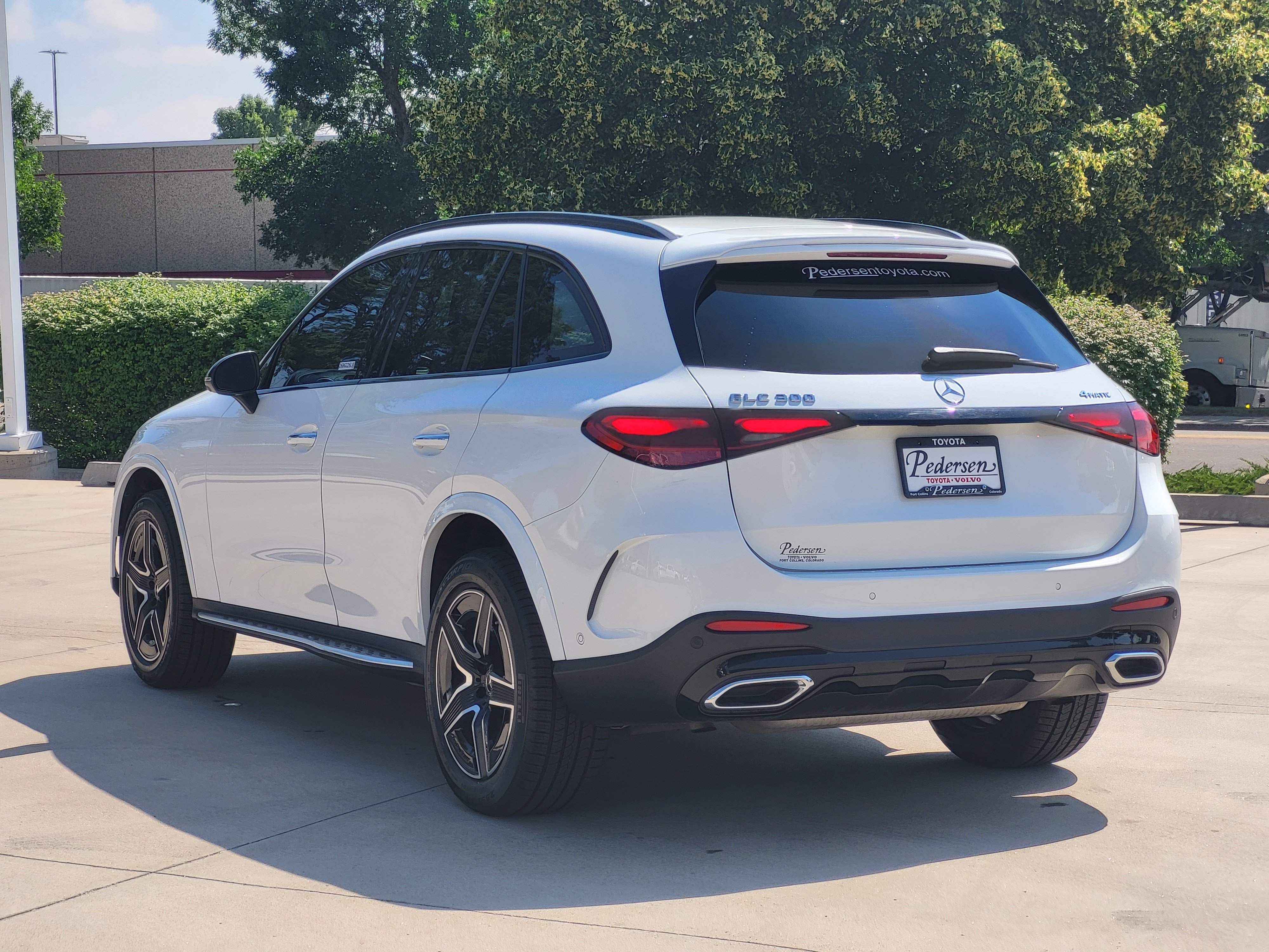 Used 2024 Mercedes-Benz GLC 300 4MATIC image 4
